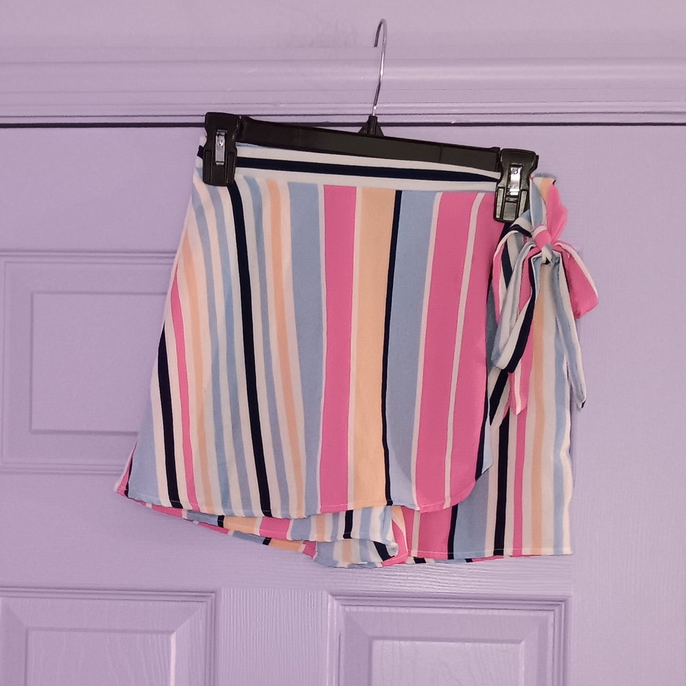 Colorful Striped Shorts  Wrap Tie Front Size Medium